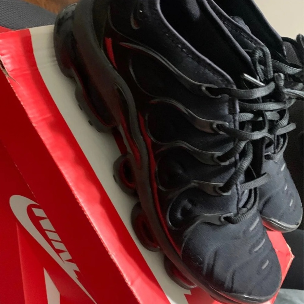 Vapormax plus all black